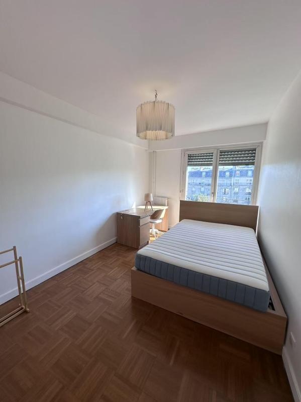 Studio - 60 m² - 1 pièce