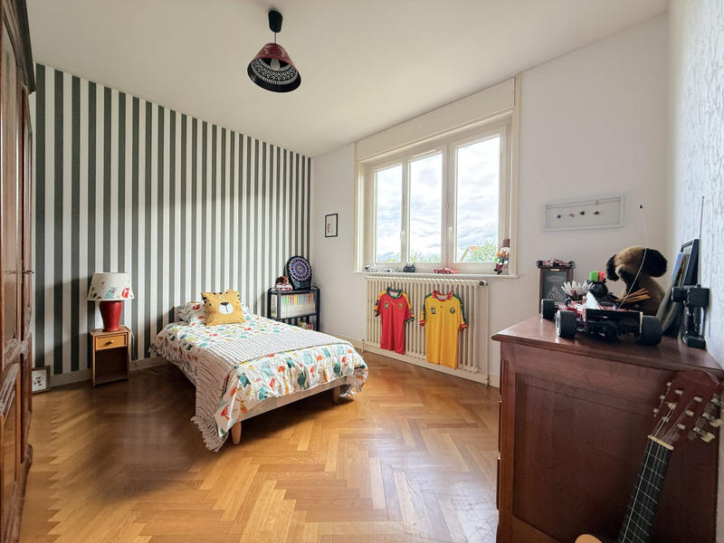 Maison traditionnelle - 282 m² - 8 pièces