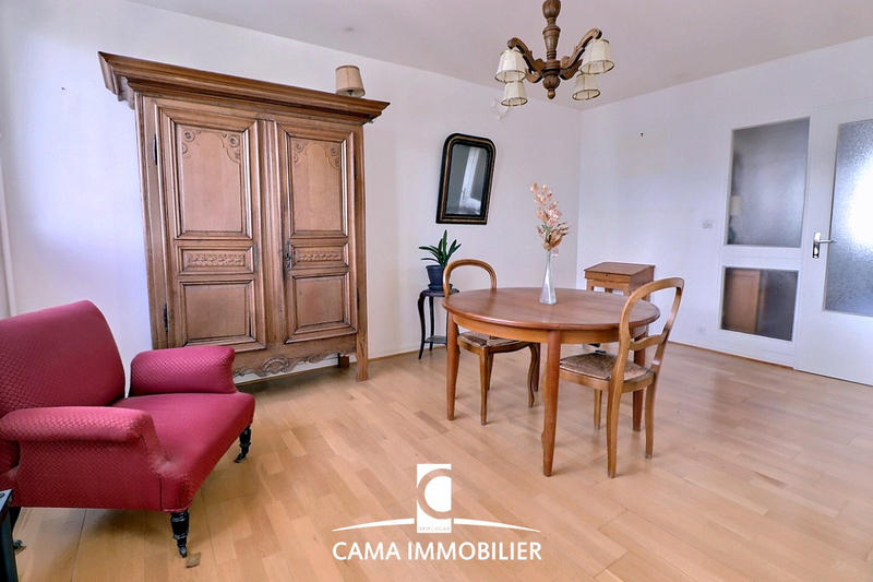 Appartement - 95 m² - 5 pièces
