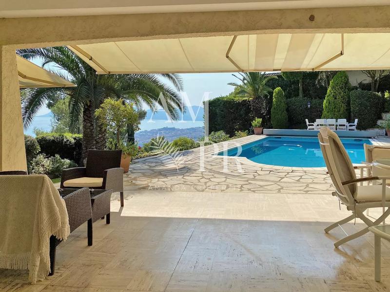 Villa - 230 m² - 5 pièces