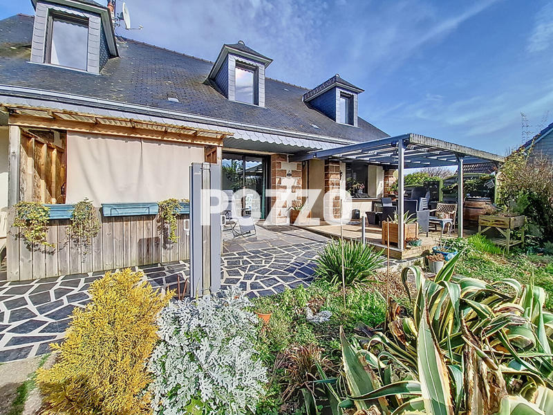 Maison - 165 m² - 8 pièces