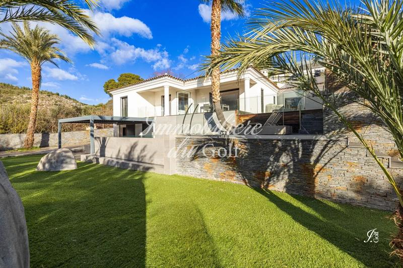 Maison - 199 m² - 4 pièces