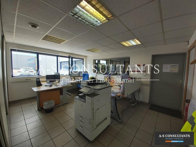 Local d'activité / Entrepôt - 1 928 m²