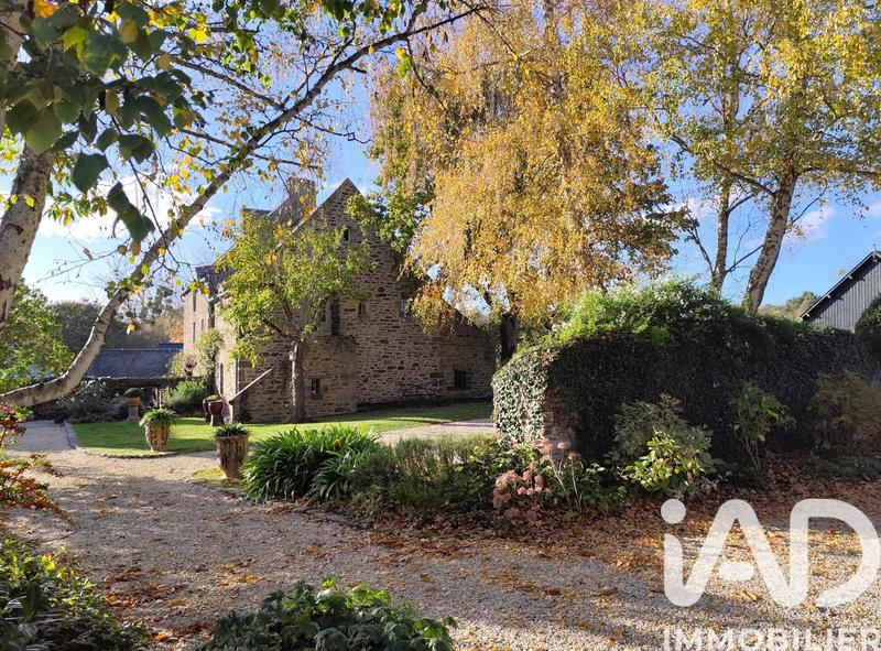 Maison - 218 m² - 6 pièces