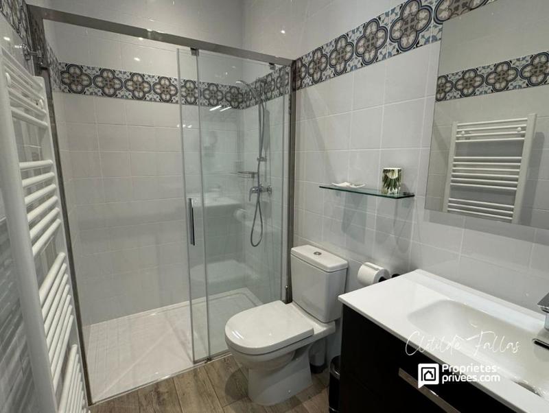 Maison - 254 m² - 10 pièces