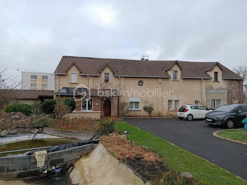 Demeure - 240 m² - 8 pièces