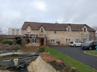 Demeure - 240 m² - 8 pièces