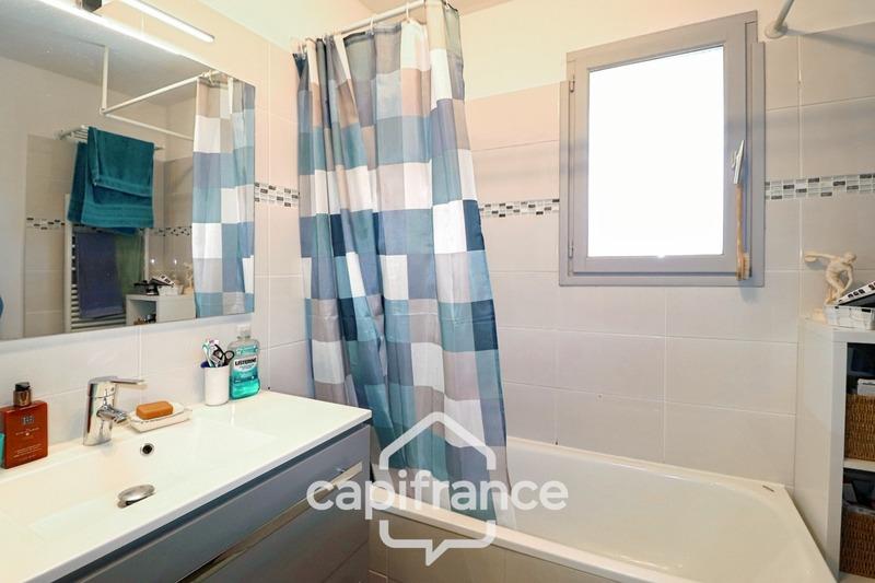 Villa - 100 m² - 5 pièces