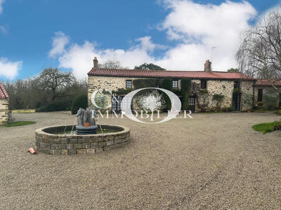 Maison - 200 m² - 6 pièces