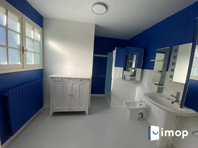 Maison - 209 m² - 7 pièces