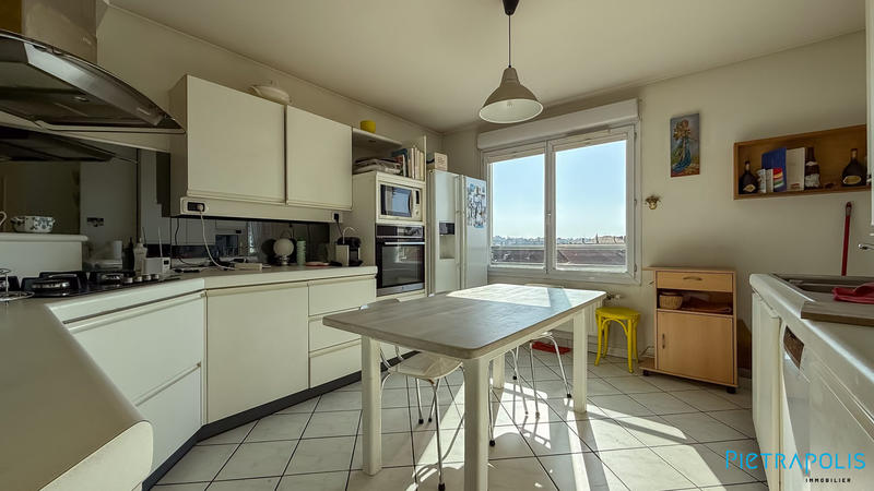 Appartement - 125 m² - 5 pièces