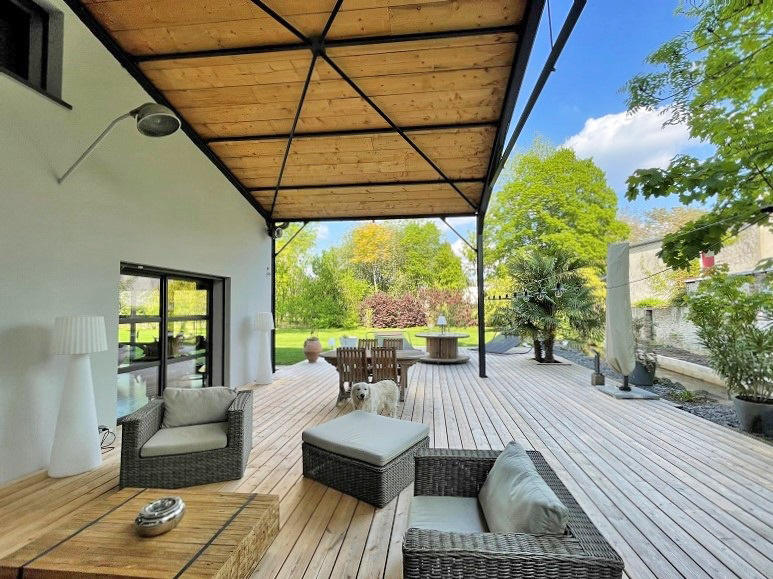 Maison - 300 m² - 7 pièces