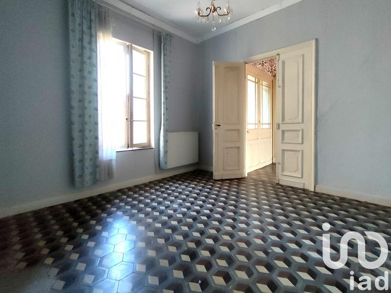 Maison - 256 m² - 6 pièces