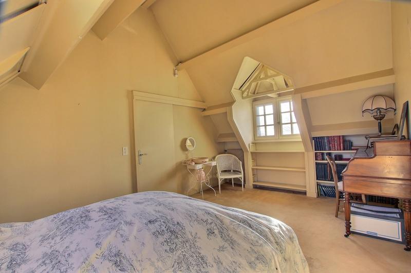 Maison - 258 m² - 8 pièces