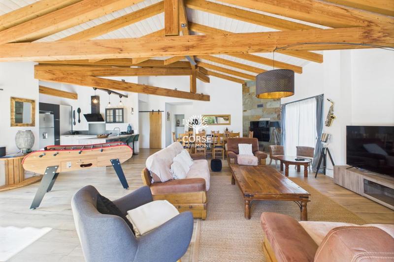 Villa - 325 m² - 11 pièces