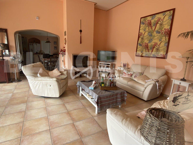 Maison - 200 m² - 6 pièces