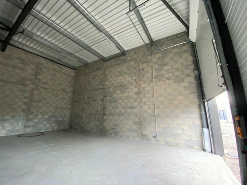 Local d'activité / Entrepôt - 93 m²