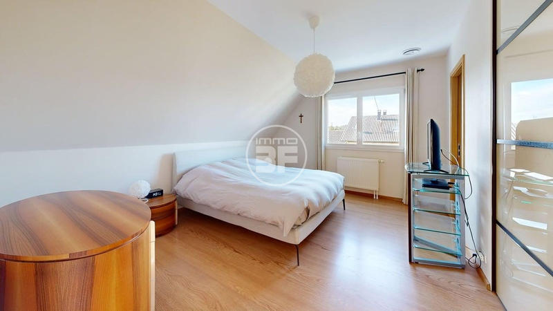 Maison - 256 m² - 7 pièces