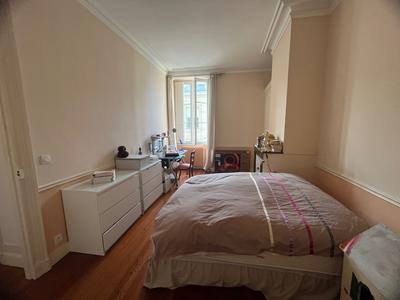 Appartement - 141 m² - 5 pièces