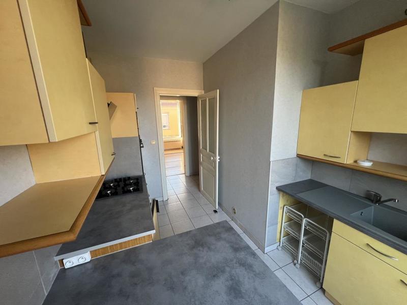 Appartement ancien - 74 m² - 4 pièces