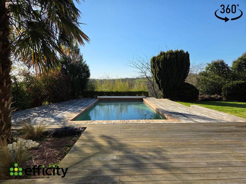 Pavillon - 260 m² - 10 pièces