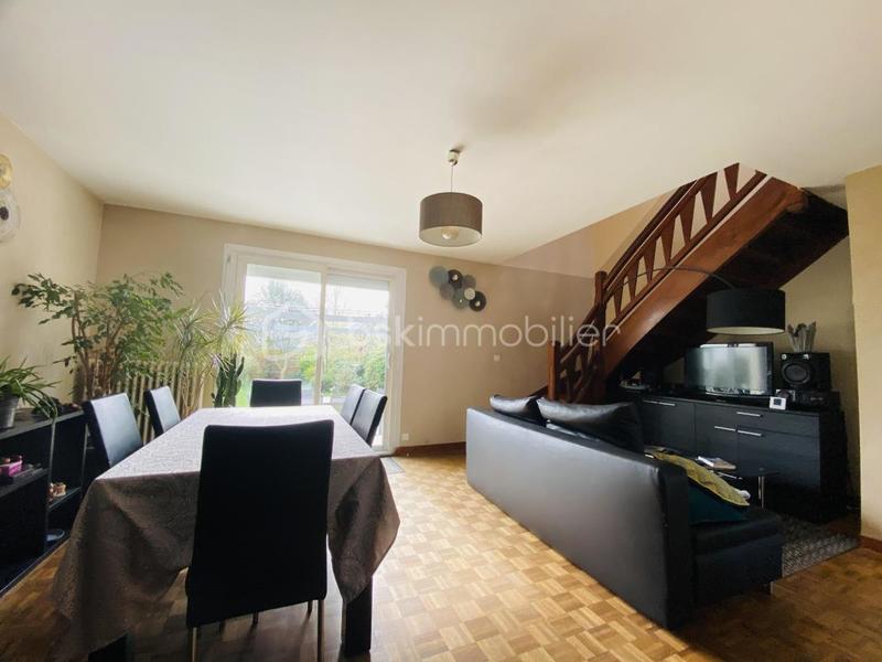 Maison traditionnelle - 104 m² - 6 pièces