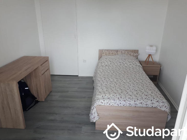 Chambre - 10 m² - 1 pièce