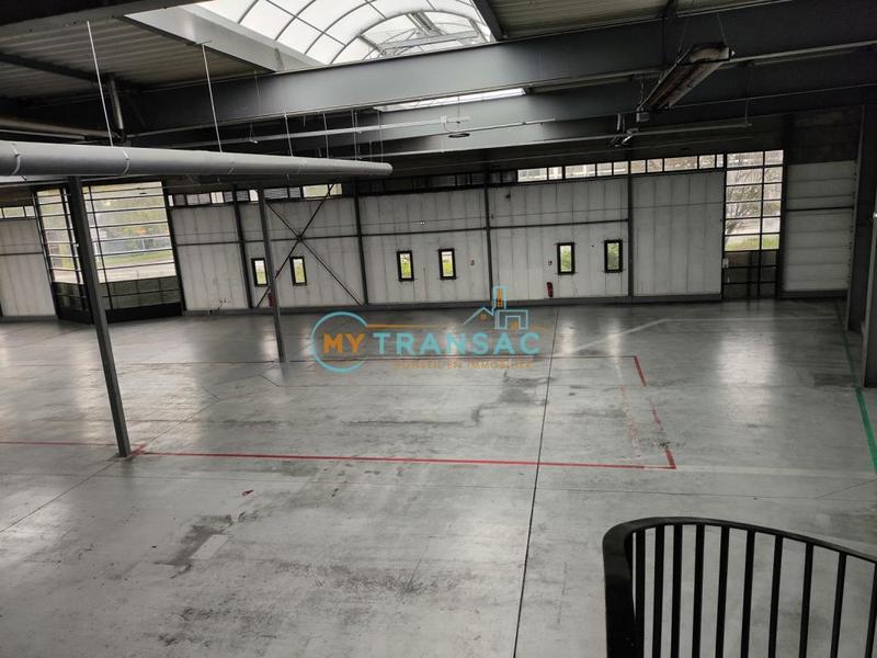 Entrepôt - 2 899 m²