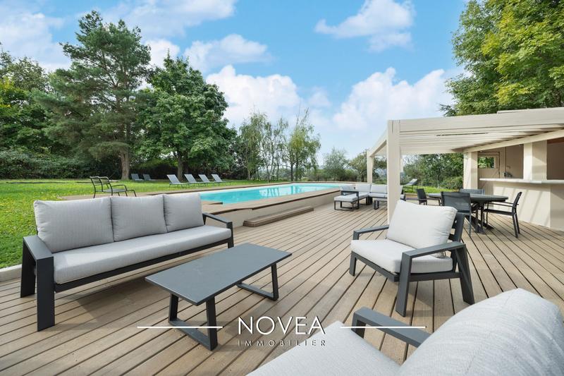 Maison - 296 m² - 8 pièces