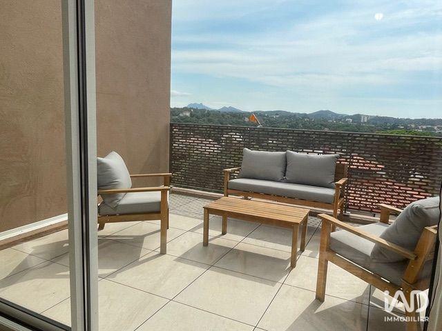 Appartement - 94 m² - 4 pièces