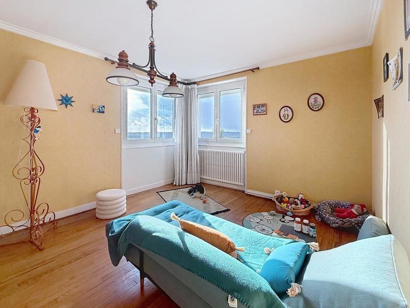 Maison - 91 m² - 5 pièces