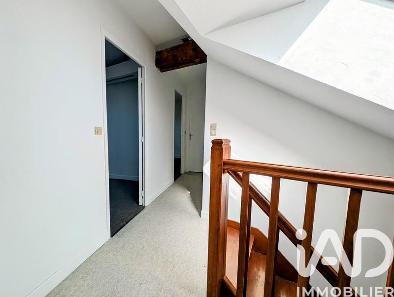 Maison - 248 m² - 9 pièces