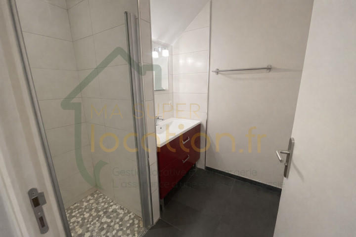 Appartement - 90 m² - 3 pièces