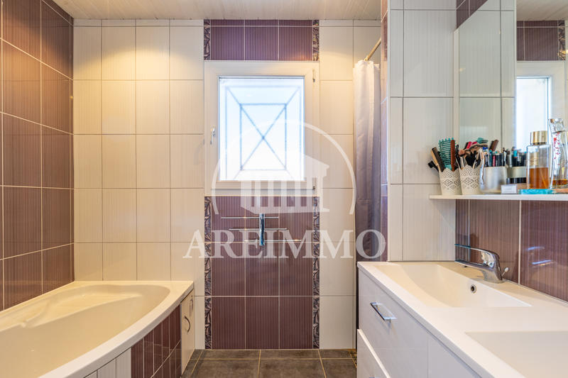 Maison - 117 m² - 6 pièces