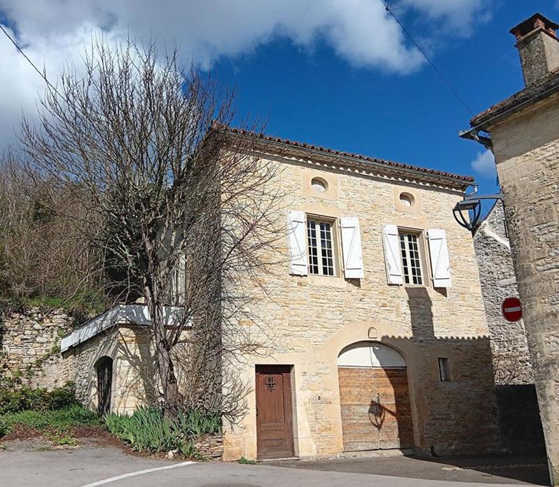 Maison - 197 m² - 10 pièces