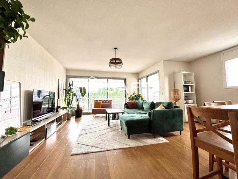 Appartement - 82 m² - 3 pièces