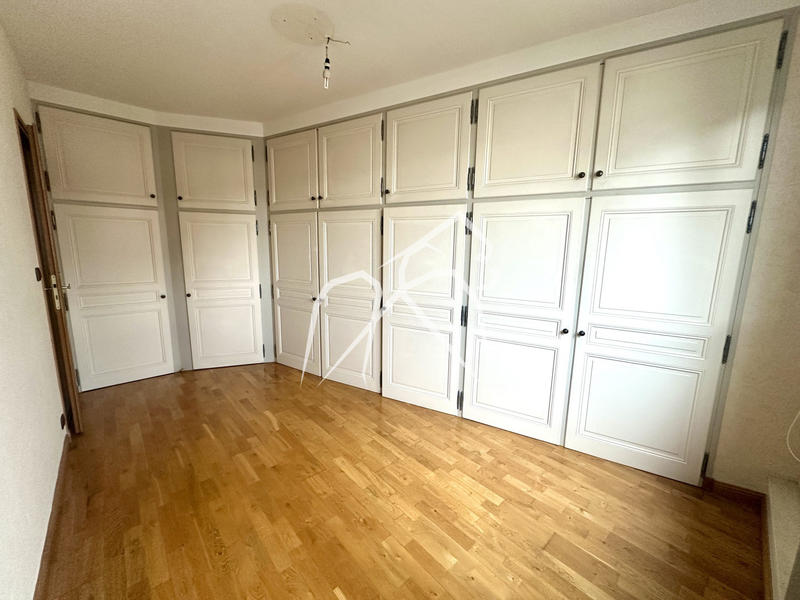 Appartement - 111 m² - 5 pièces