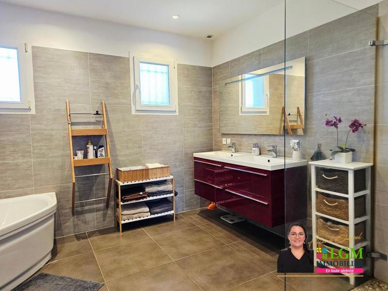 Maison - 141 m² - 5 pièces