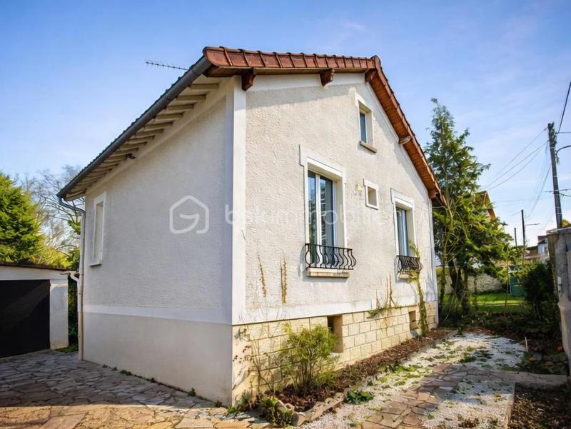 Maison - 95 m² - 4 pièces