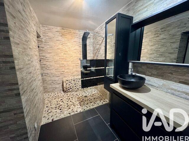 Maison - 208 m² - 6 pièces