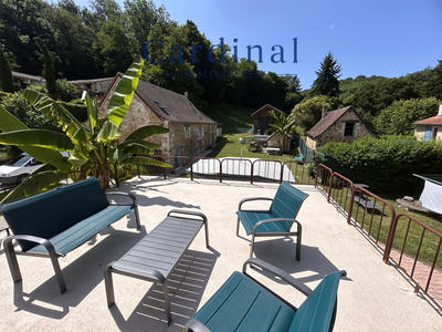 Maison - 450 m² - 11 pièces