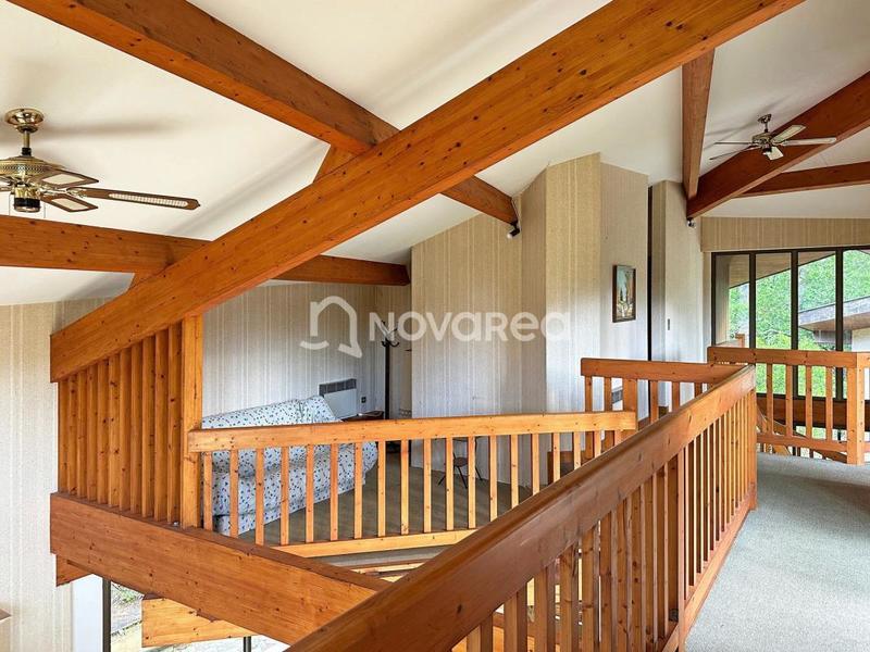 Maison - 190 m² - 6 pièces