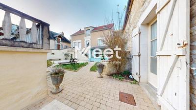 Propriété - 215 m² - 8 pièces