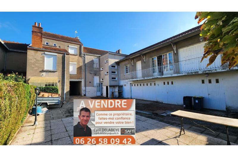 Maison - 312 m² - 12 pièces