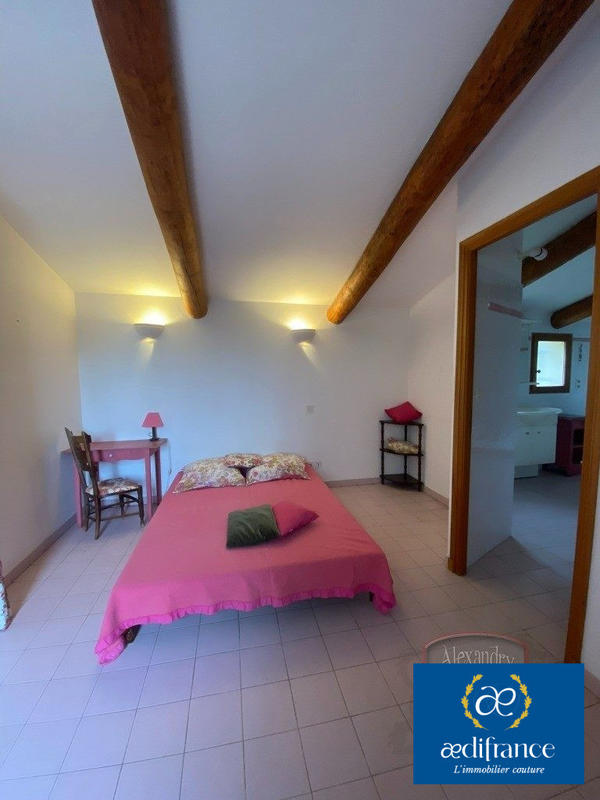 Maison traditionnelle - 231 m² - 9 pièces