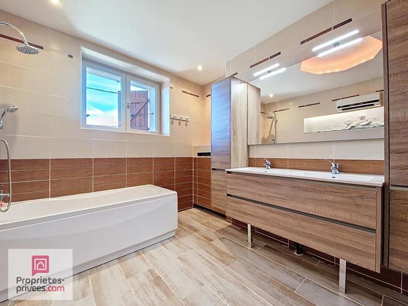 Maison - 253 m² - 10 pièces