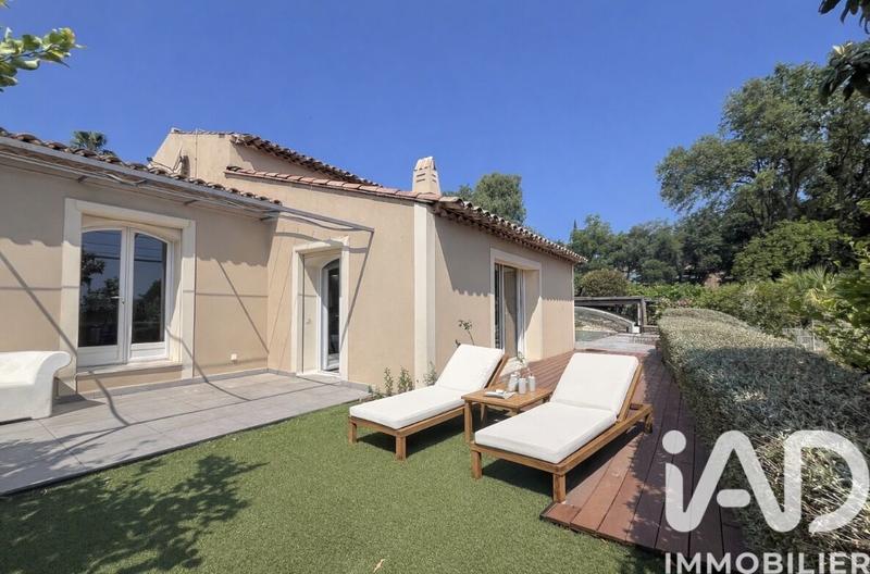 Maison - 245 m² - 9 pièces