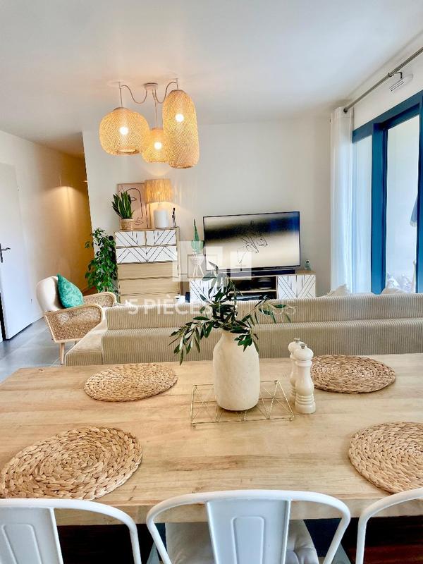 Appartement sur toit - 70 m² - 3 pièces