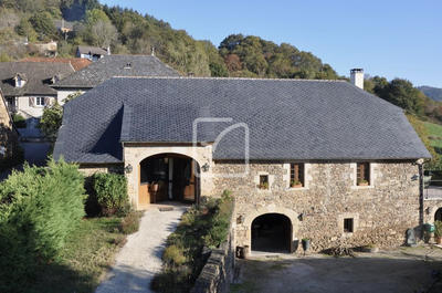 Maison - 298 m² - 12 pièces