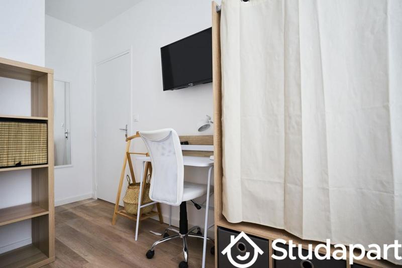 Chambre - 13 m² - 1 pièce